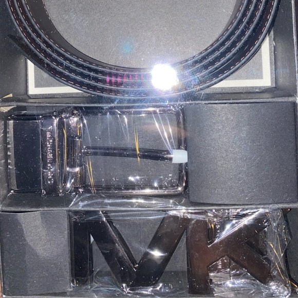 Michael kors belt - Picture 3 of 4